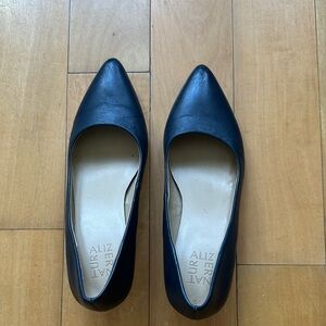 Naturalizer Women's Navy Pointed Heels